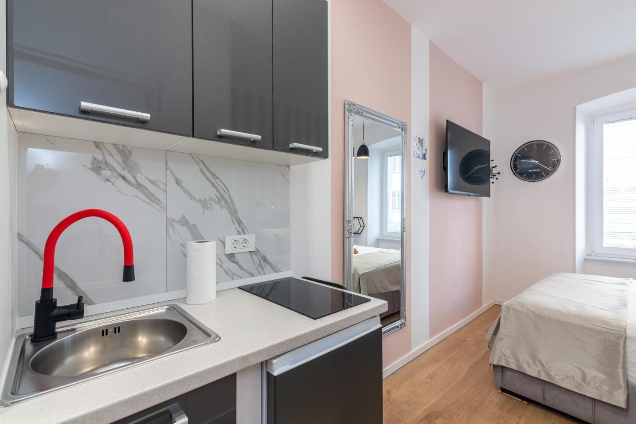 Apartments & Rooms Six Rijeka Luaran gambar